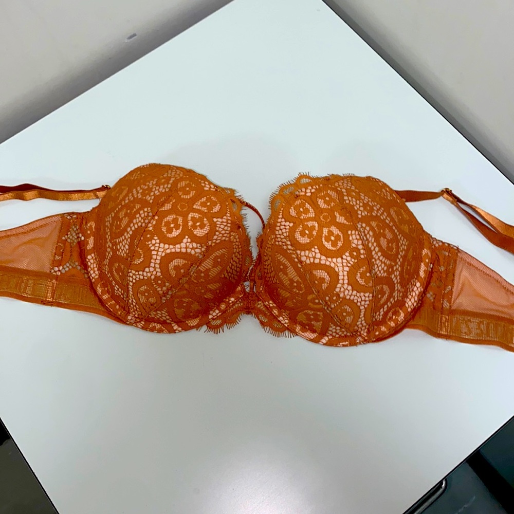 Very Sexy Victoria’s Secret Push-up Bra